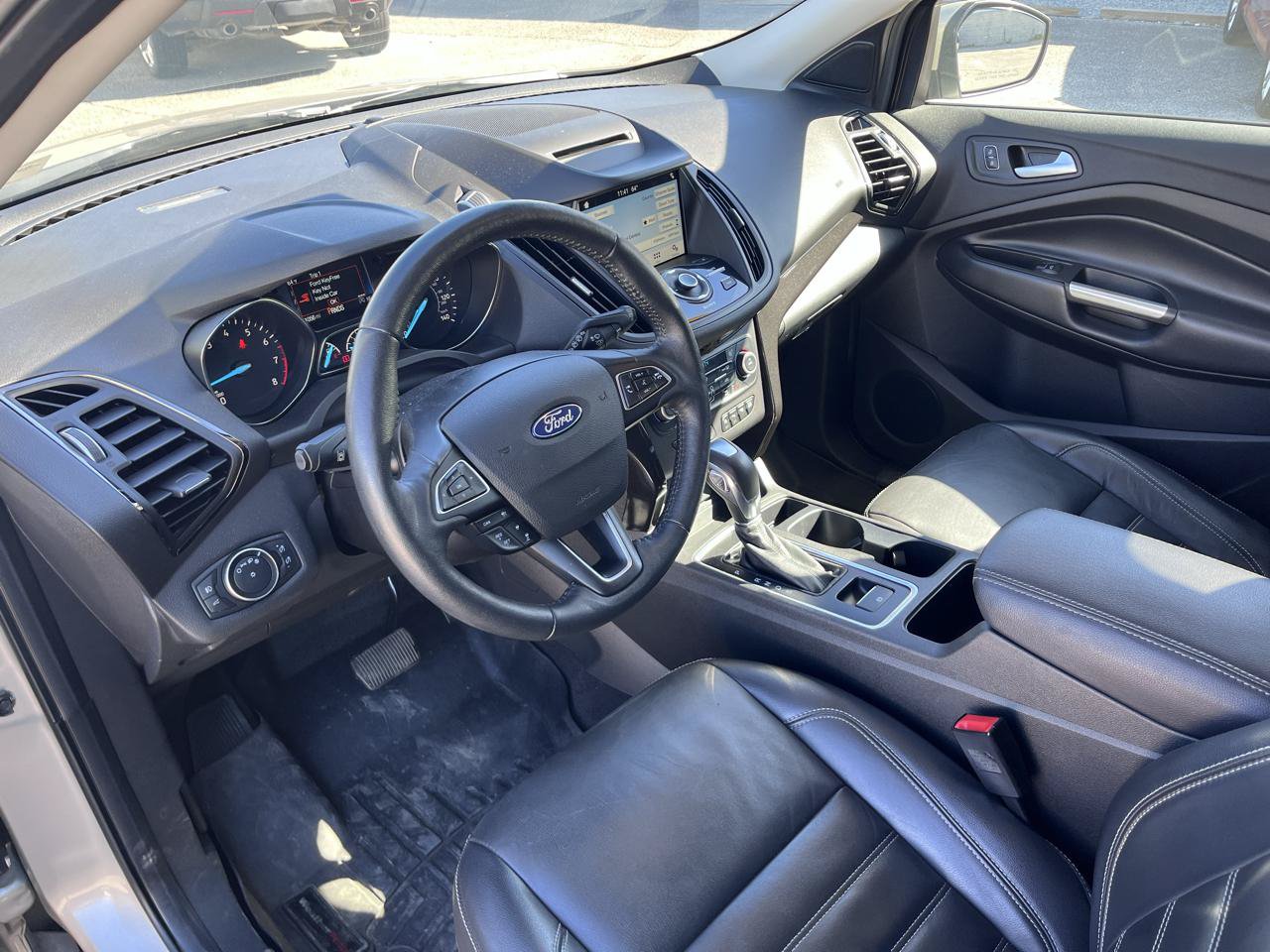 Used 2018 Ford Escape Titanium w/ Ford Safe & Smart Package AWD/4WD image 24