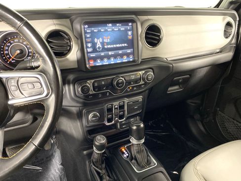 Used 2021 Jeep Gladiator Overland image 28