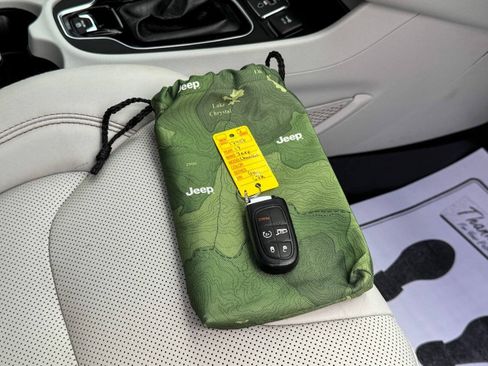 Used 2019 Jeep Cherokee Limited AWD/4WD image 39