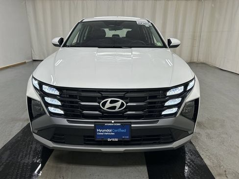 Used 2025 Hyundai Tucson SE AWD/4WD image 3