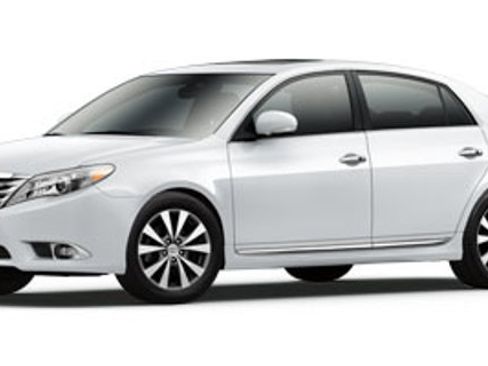 Used 2011 Toyota Avalon Limited FWD image 1