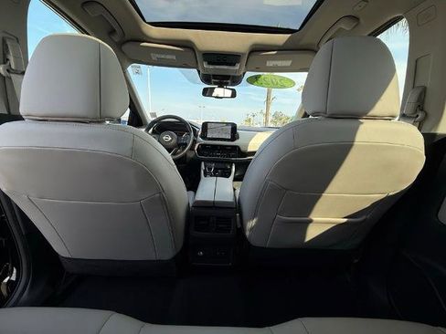 Certified 2023 Nissan Rogue SL w/ SL Premium Package image 14