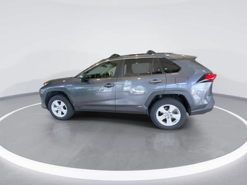 Used 2021 Toyota RAV4 LE AWD/4WD image 5