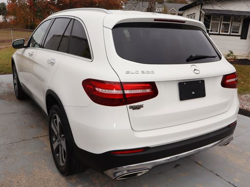 Used 2019 Mercedes-Benz GLC 300 w/ Premium Package image 7