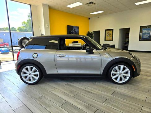 Used 2019 MINI Cooper S w/ Premium Package image 5