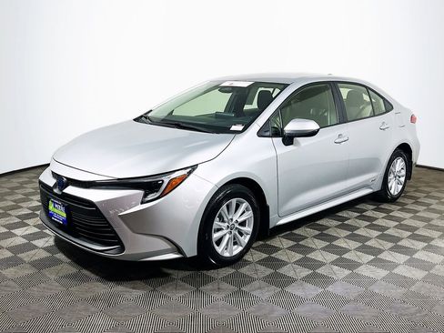 Certified 2025 Toyota Corolla LE w/ LE Premium Package AWD/4WD image 4