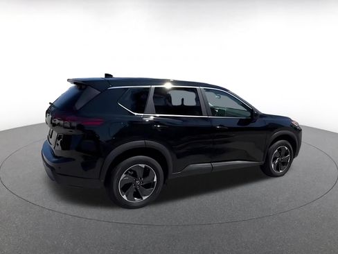 Used 2025 Nissan Rogue SV FWD image 15
