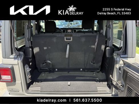 Used 2018 Jeep Wrangler Sport AWD/4WD image 8