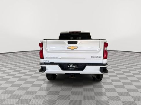 Used 2024 Chevrolet Silverado 2500 High Country w/ Technology Package AWD/4WD image 9