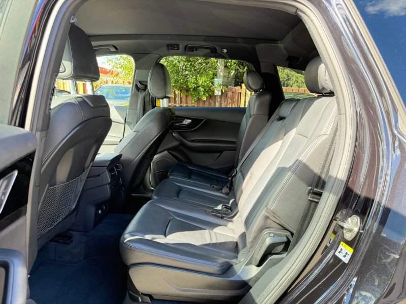 Used 2019 Audi Q7 3.0T Premium Plus w/ Premium Plus Package AWD/4WD image 16