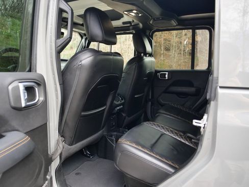 Used 2022 Jeep Gladiator Overland image 21