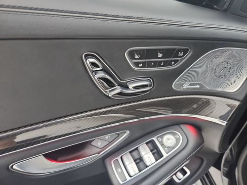 Used 2015 Mercedes-Benz S 63 AMG 4MATIC Sedan image 21
