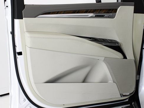 Used 2025 Cadillac Escalade ESV Sport Platinum RWD image 32