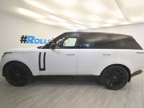 Used 2023 Land Rover Range Rover SE AWD/4WD image 2