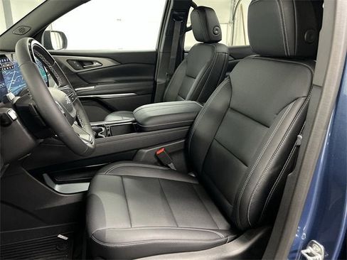 New 2025 Chevrolet Traverse LT w/ Enhanced Driving Package image 19