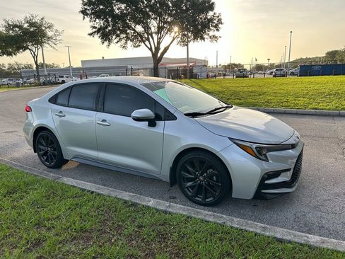 Used 2024 Toyota Corolla SE FWD image 8