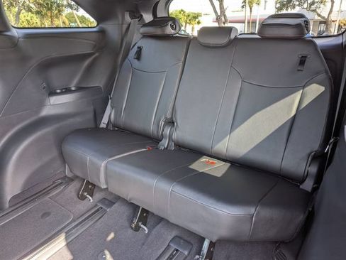 Used 2025 Toyota Sienna XSE FWD image 13