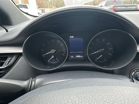 Used 2022 Toyota C-HR XLE image 21