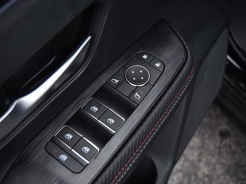 New 2025 Nissan Kicks SR image 9