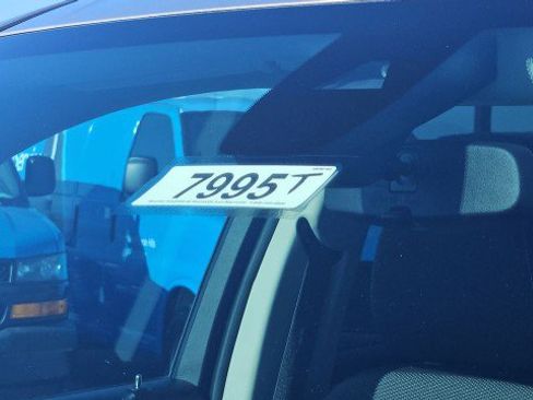 Used 2021 Chevrolet Traverse LT FWD image 33