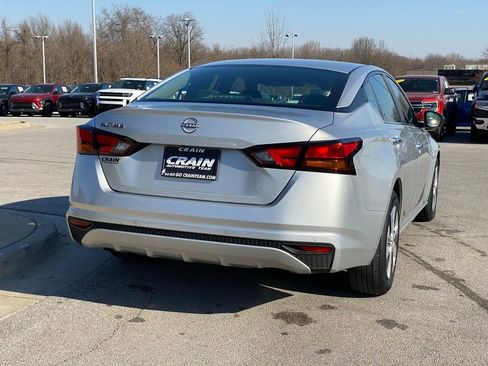 Used 2024 Nissan Altima 2.5 S image 8