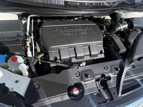 Used 2016 Honda Odyssey Touring Elite image 24