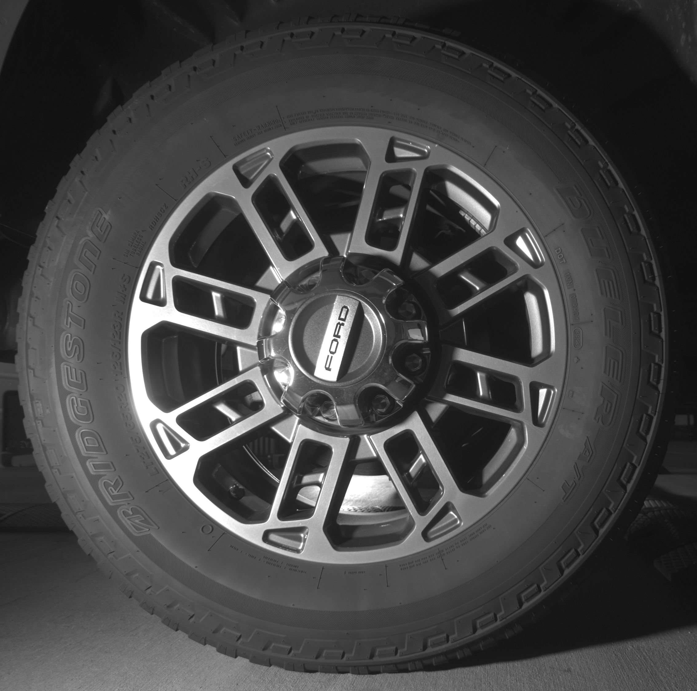 Used 2024 Ford F350 Limited w/ FX4 Off-Road Package AWD/4WD image 11