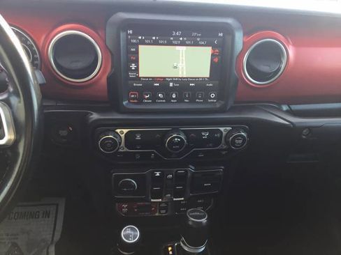 Used 2021 Jeep Gladiator Rubicon image 15