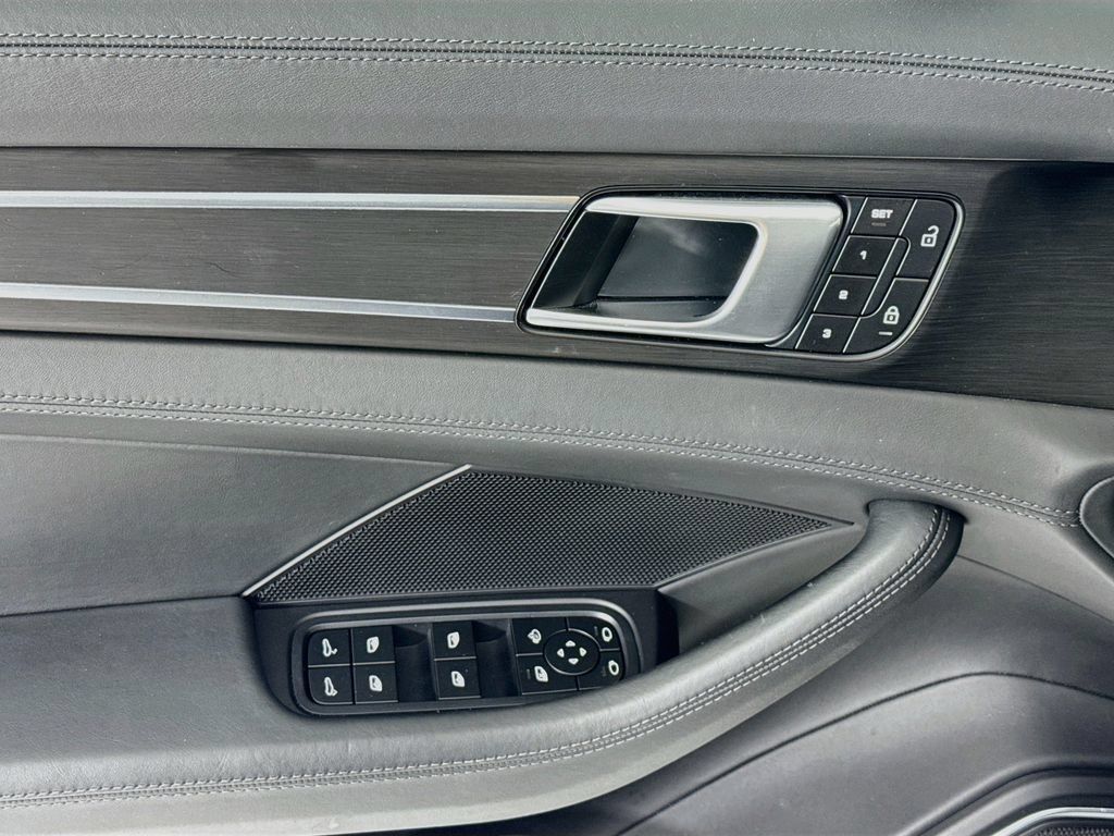 Certified 2023 Porsche Panamera Platinum Edition w/ Sport Chrono Package RWD image 11