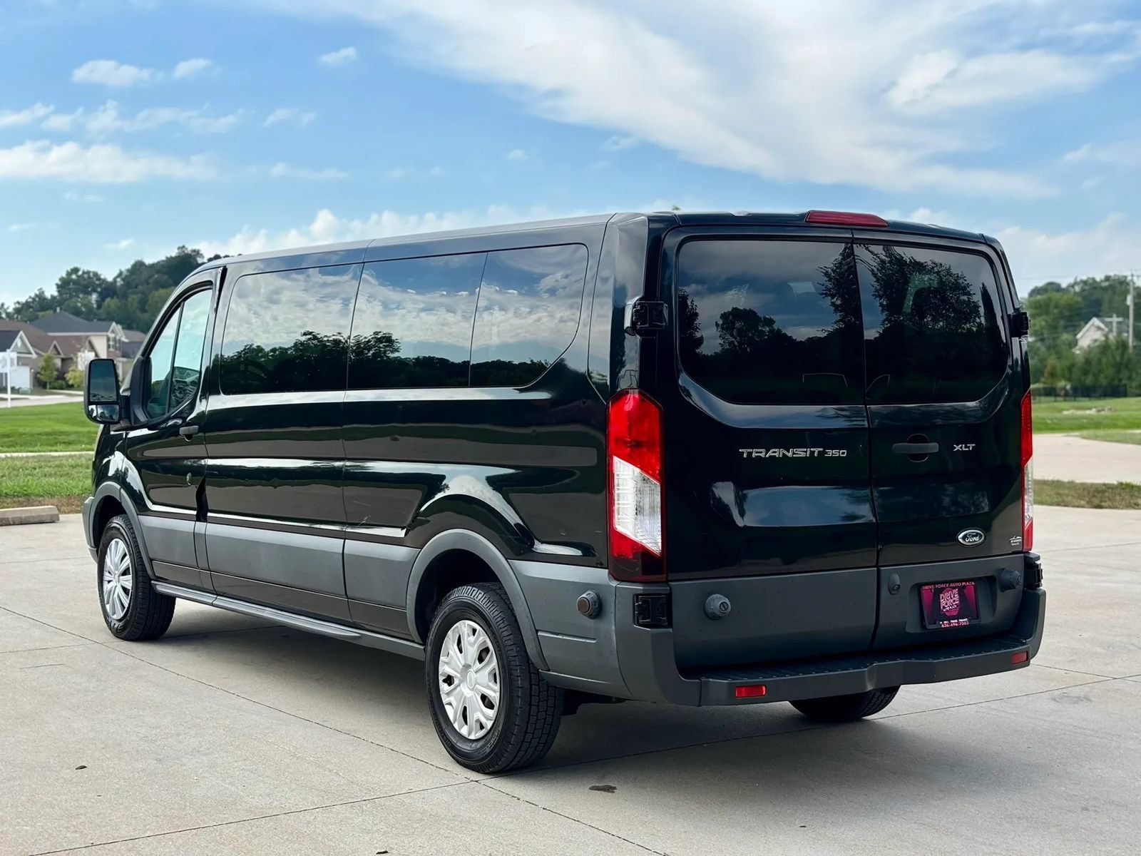 Used 2016 Ford Transit 350 XLT RWD image 8