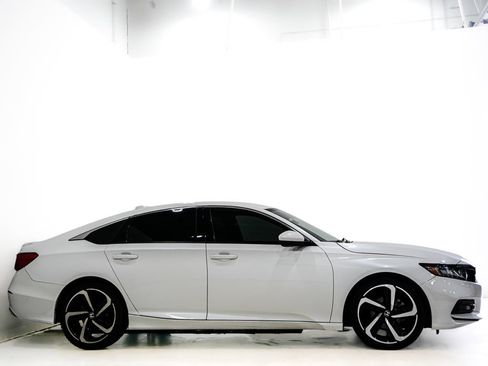 Used 2020 Honda Accord Sport image 4