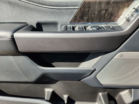 New 2026 Ford F250 Lariat w/ Black Appearance Package image 17