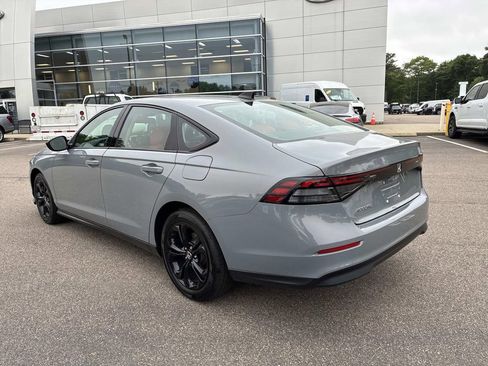 Used 2025 Honda Accord SE image 5