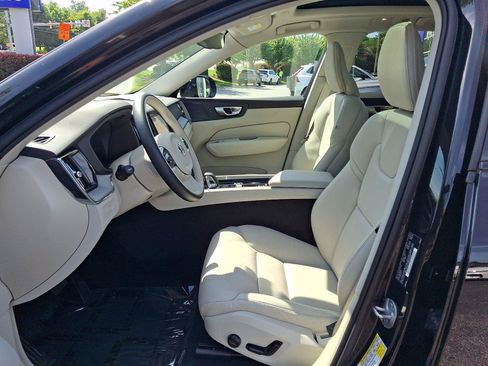 Certified 2024 Volvo XC60 B5 Plus w/ Climate Package AWD/4WD image 14
