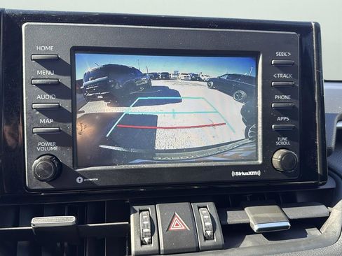 Used 2021 Toyota RAV4 XLE Premium image 19