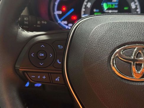 Used 2019 Toyota RAV4 Limited image 17