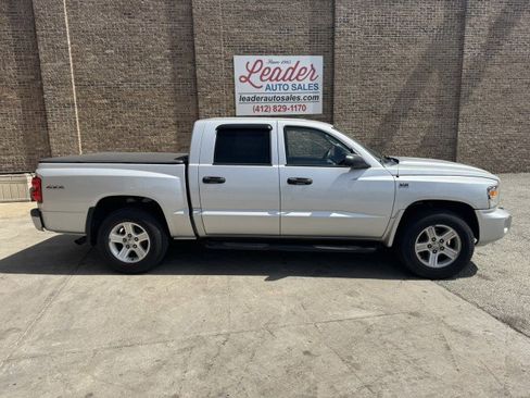 Used 2011 Dodge Dakota Big Horn AWD/4WD image 2