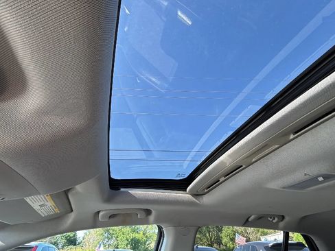 Used 2018 Chevrolet Trax LT w/ Sun & Sound Package FWD image 27