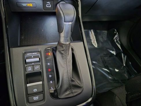 Used 2024 Honda CR-V LX image 11
