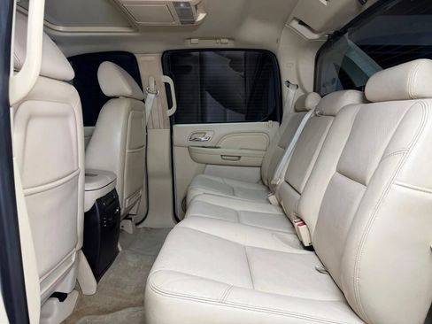 Used 2008 Cadillac Escalade EXT AWD/4WD image 17