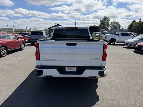 Used 2019 Chevrolet Silverado 1500 High Country w/ Technology Package AWD/4WD image 7