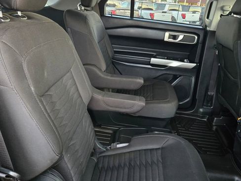 Used 2021 Ford Explorer XLT image 46