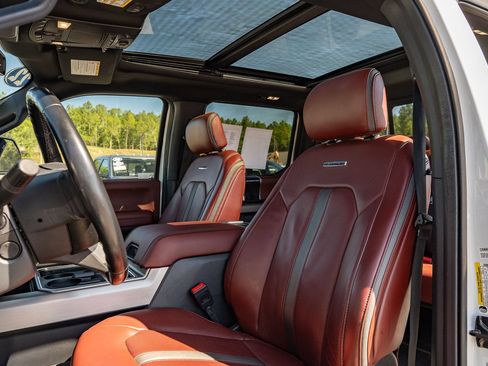 Certified 2022 Ford F450 Platinum AWD/4WD image 22