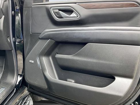 Used 2022 Chevrolet Tahoe LT w/ Luxury Package RWD image 24
