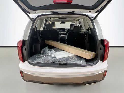 New 2025 Kia Telluride S image 29