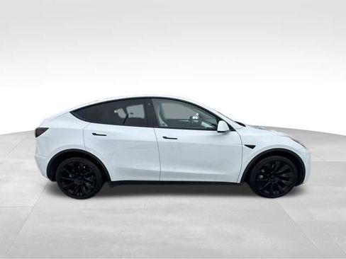 Used 2023 Tesla Model Y Long Range image 10