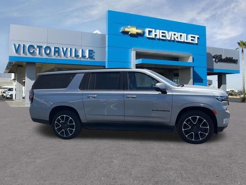 Used 2024 Chevrolet Suburban RST RWD image 4