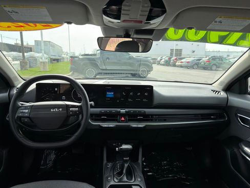 Used 2025 Kia K4 EX image 31