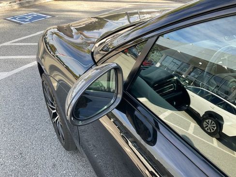 Used 2023 Porsche Macan Turbo image 15