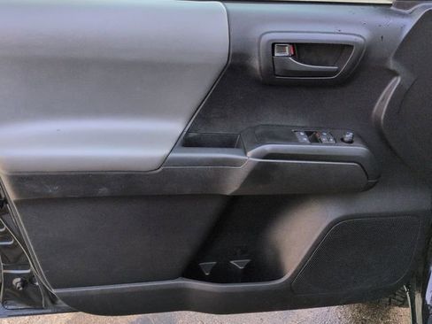 Used 2020 Toyota Tacoma 4x4 Access Cab image 22